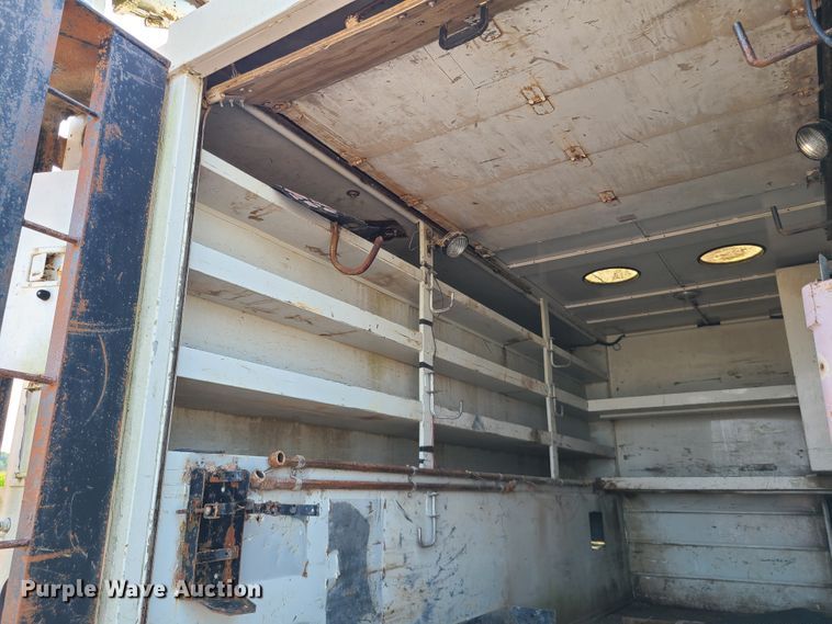 image for item IC9860 1999 Sterling L7501  utility / service truck