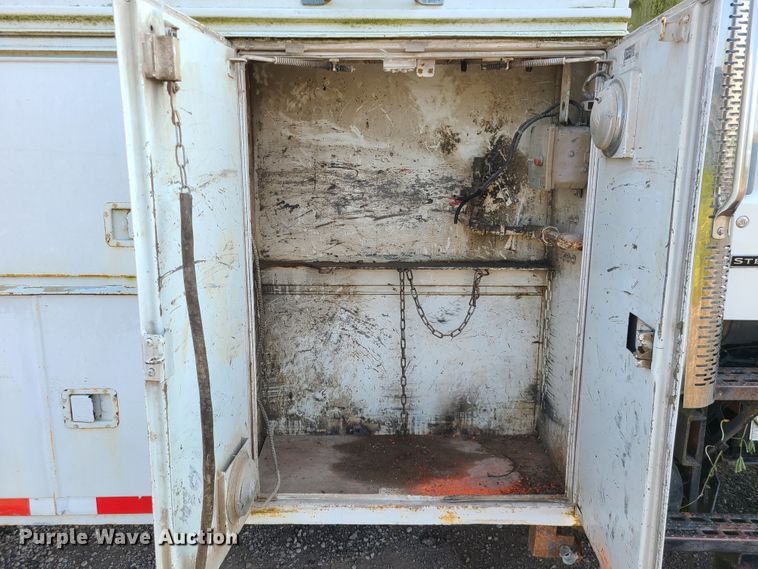 image for item IC9860 1999 Sterling L7501  utility / service truck