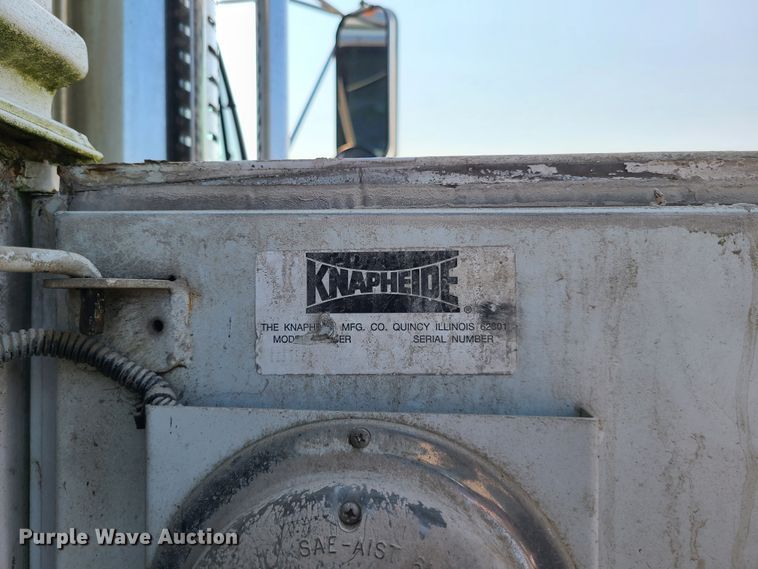 image for item IC9860 1999 Sterling L7501  utility / service truck