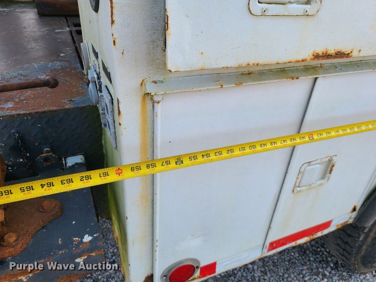 image for item IC9860 1999 Sterling L7501  utility / service truck