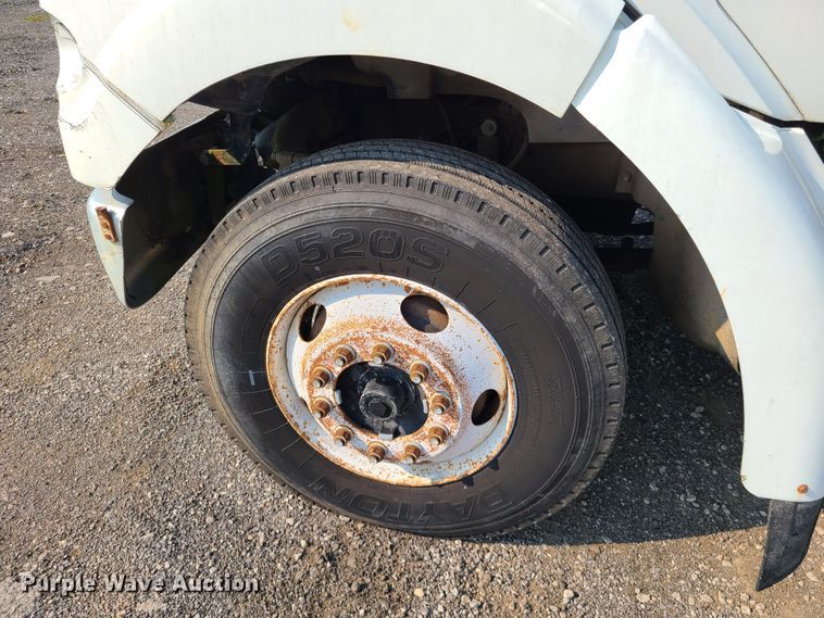 image for item IC9860 1999 Sterling L7501  utility / service truck