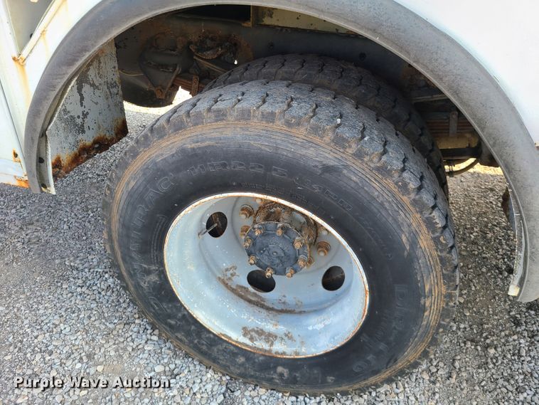 image for item IC9860 1999 Sterling L7501  utility / service truck