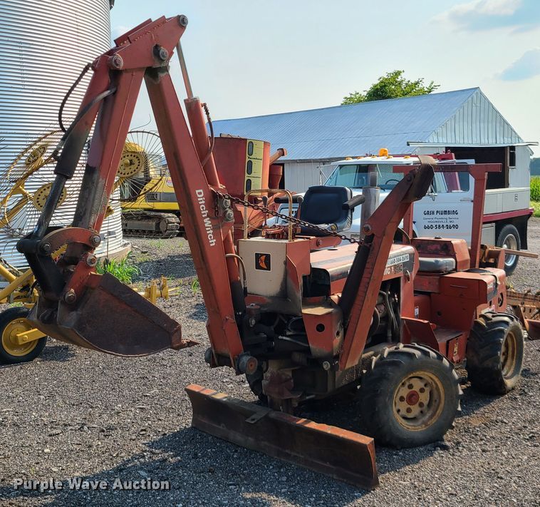 image for item IC9861 Ditch Witch R40  trencher