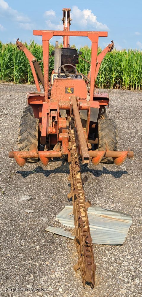 image for item IC9861 Ditch Witch R40  trencher