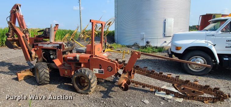 image for item IC9861 Ditch Witch R40  trencher