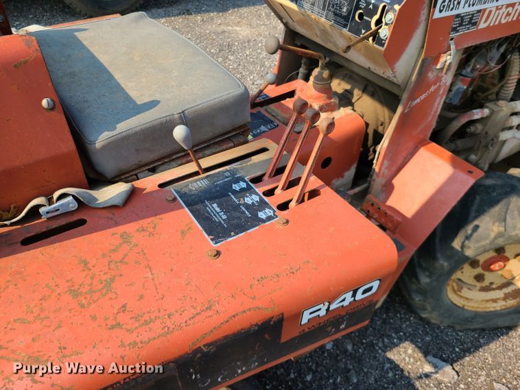 image for item IC9861 Ditch Witch R40  trencher