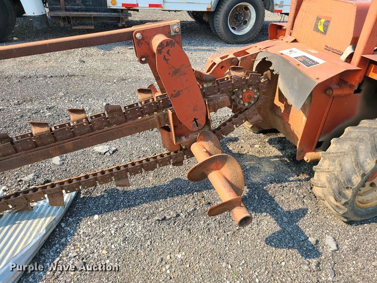 image for item IC9861 Ditch Witch R40  trencher