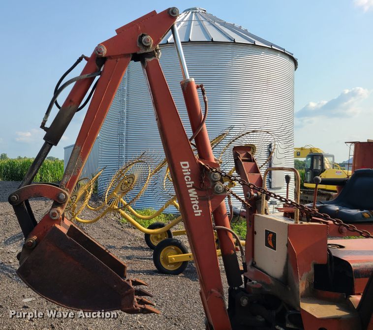 image for item IC9861 Ditch Witch R40  trencher