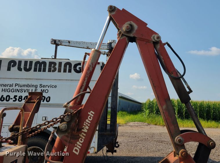image for item IC9861 Ditch Witch R40  trencher