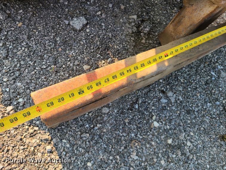 image for item IC9861 Ditch Witch R40  trencher