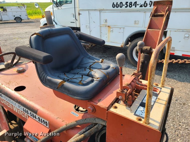 image for item IC9861 Ditch Witch R40  trencher