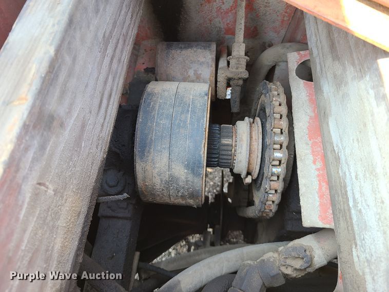 image for item IC9861 Ditch Witch R40  trencher