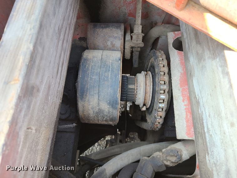 image for item IC9861 Ditch Witch R40  trencher