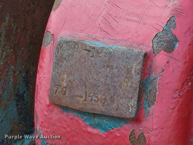 image for item IC9862 1997 Ford F700  flatbed truck