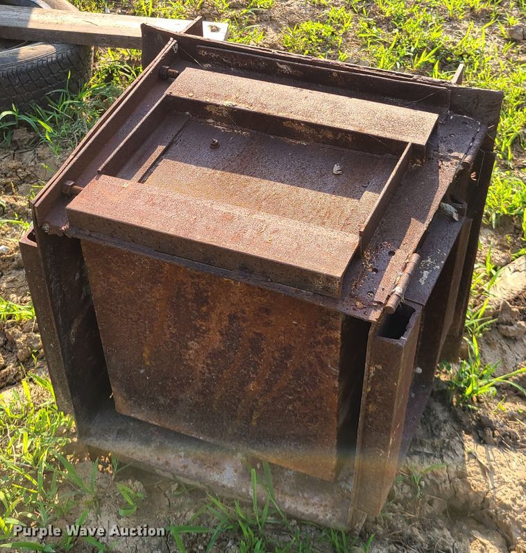 image for item IC9867 Septic tank concrete form