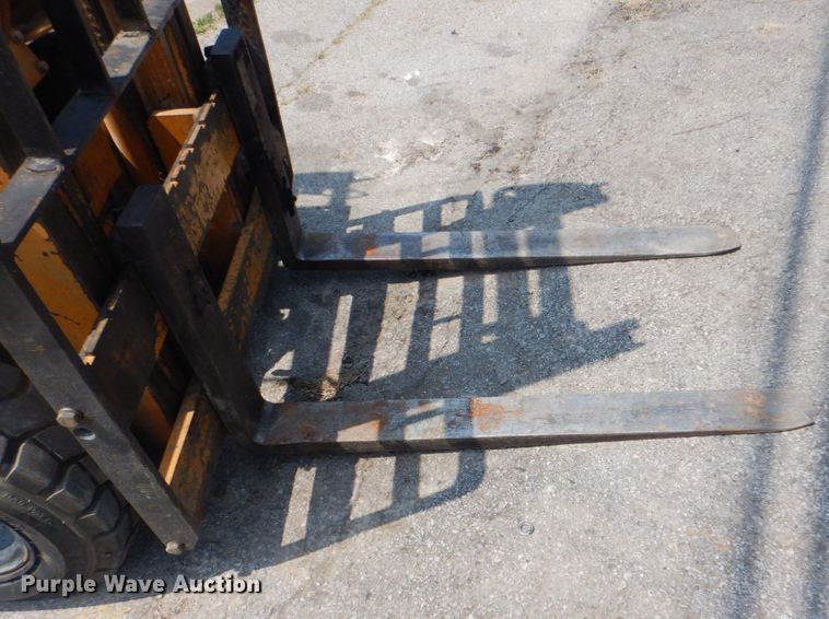 image for item IE9437 Komatsu FG15  forklift