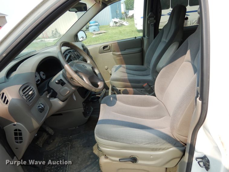 image for item II9653 2001 Dodge Caravan  van