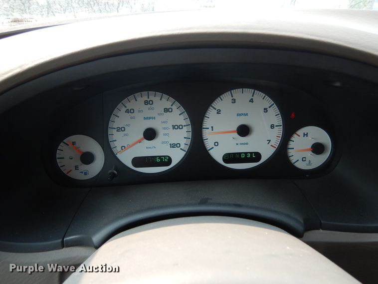 image for item II9653 2001 Dodge Caravan  van