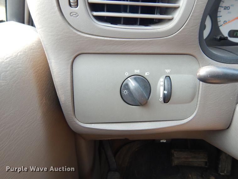 image for item II9653 2001 Dodge Caravan  van