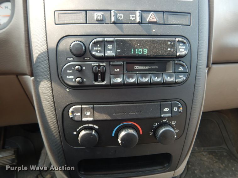 image for item II9653 2001 Dodge Caravan  van