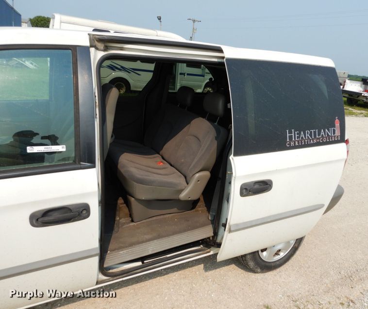 image for item II9653 2001 Dodge Caravan  van