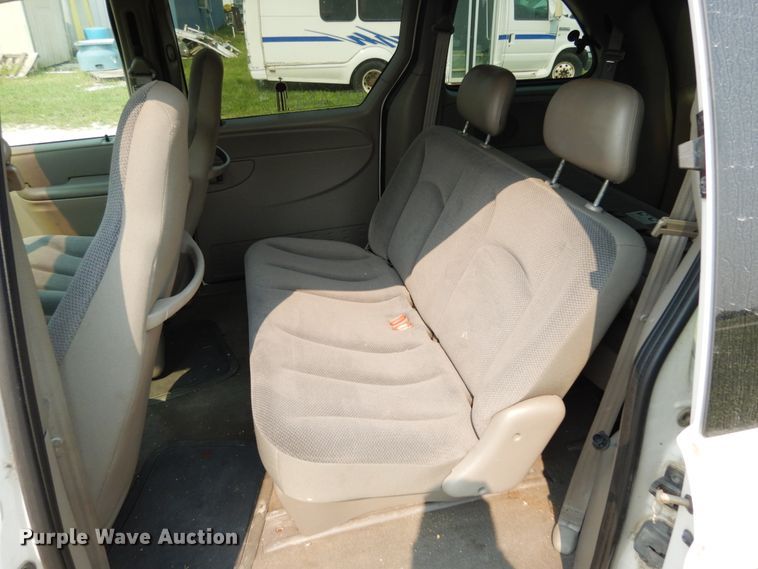 image for item II9653 2001 Dodge Caravan  van