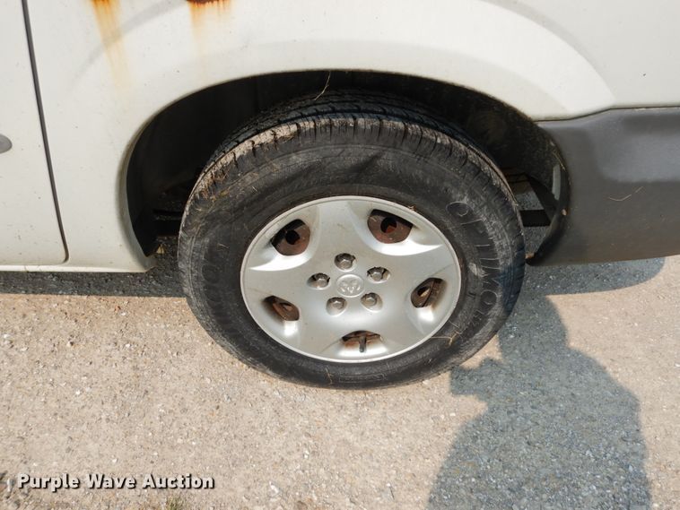 image for item II9653 2001 Dodge Caravan  van