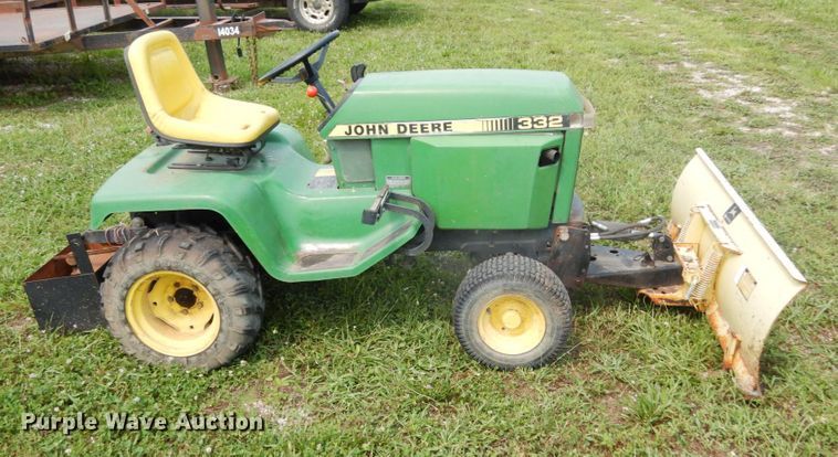 image for item II9657 John Deere 332  lawn mower