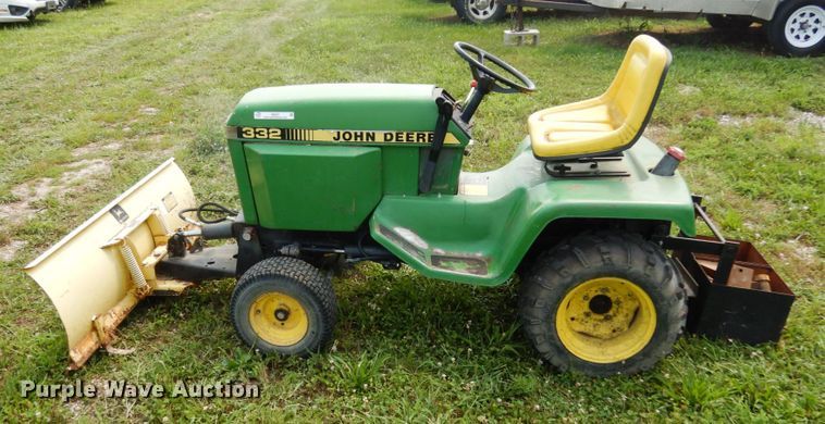 image for item II9657 John Deere 332  lawn mower