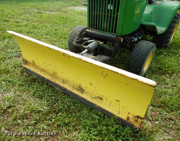 image for item II9657 John Deere 332  lawn mower