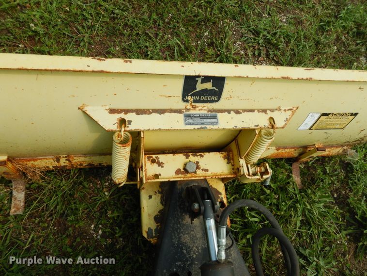 image for item II9657 John Deere 332  lawn mower