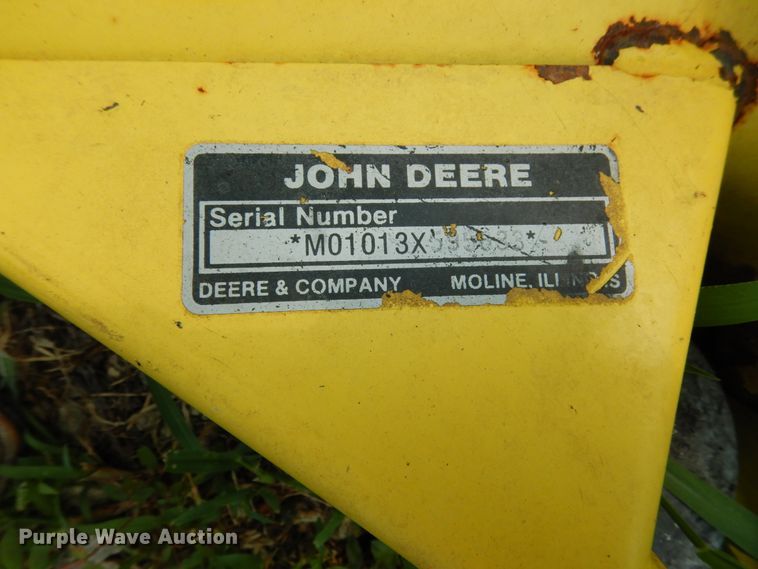 image for item II9657 John Deere 332  lawn mower