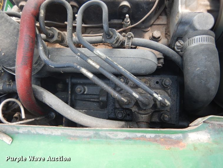 image for item II9657 John Deere 332  lawn mower