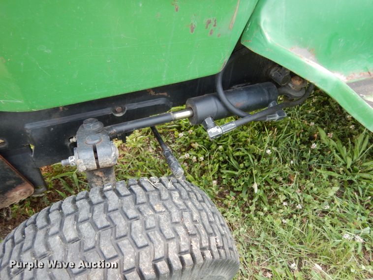 image for item II9657 John Deere 332  lawn mower