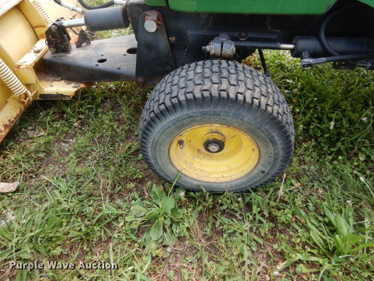 image for item II9657 John Deere 332  lawn mower