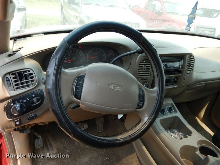 image for item II9661 2002 Ford Expedition Eddie Bauer  SUV