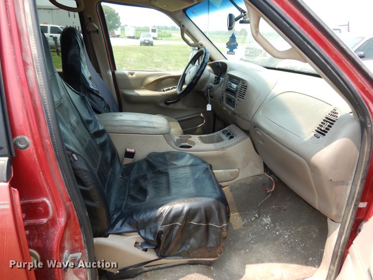 image for item II9661 2002 Ford Expedition Eddie Bauer  SUV