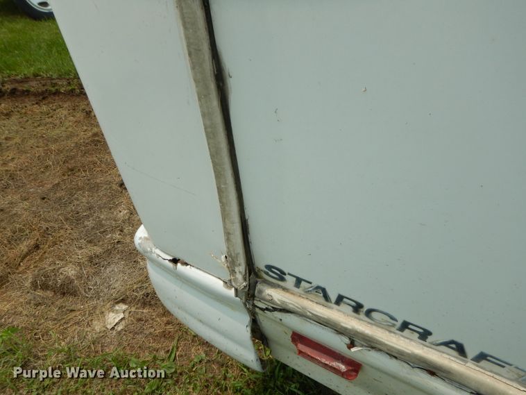 image for item II9663 2006 Ford E350 Super Duty  shuttle bus