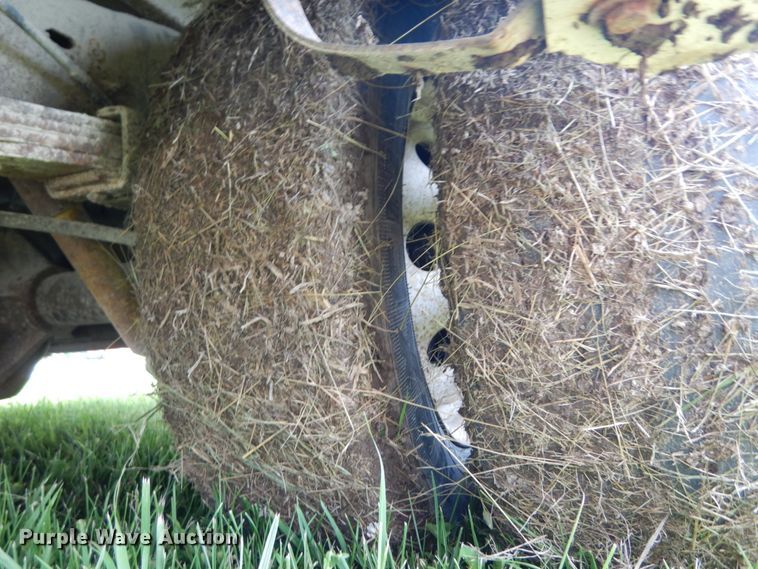 image for item II9663 2006 Ford E350 Super Duty  shuttle bus