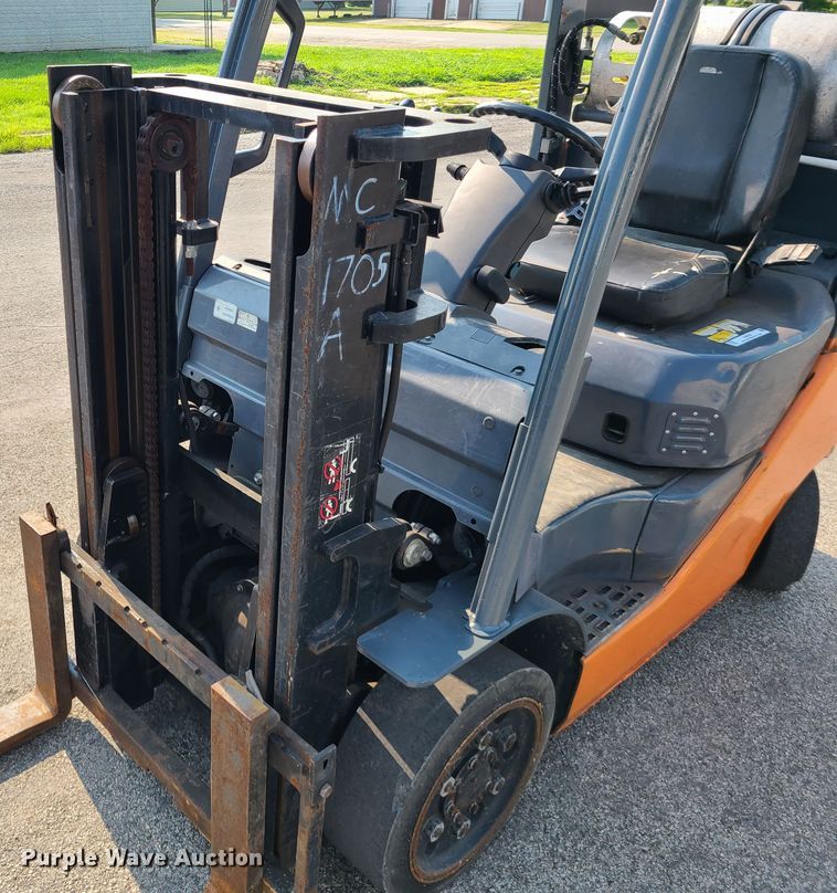 image for item IJ9039 Toyota 8FGCU20  forklift