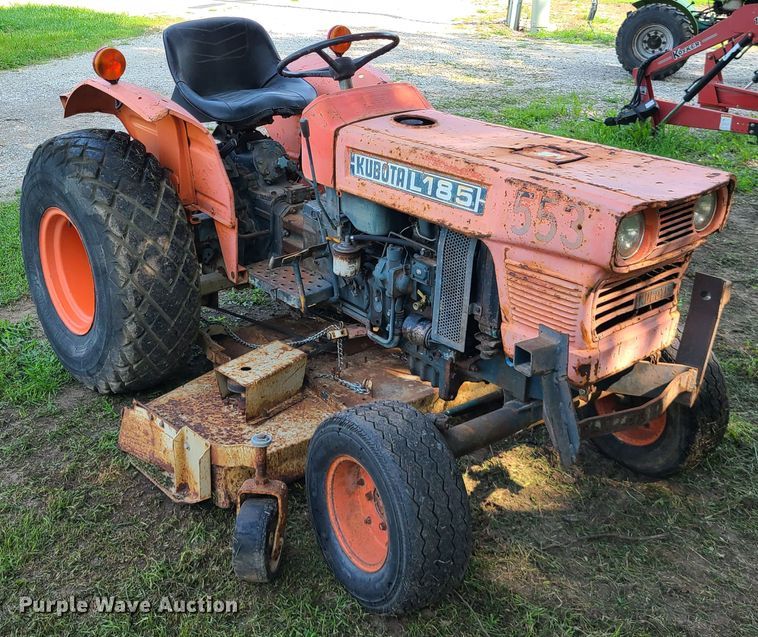 image for item IJ9042 Kubota L185  tractor