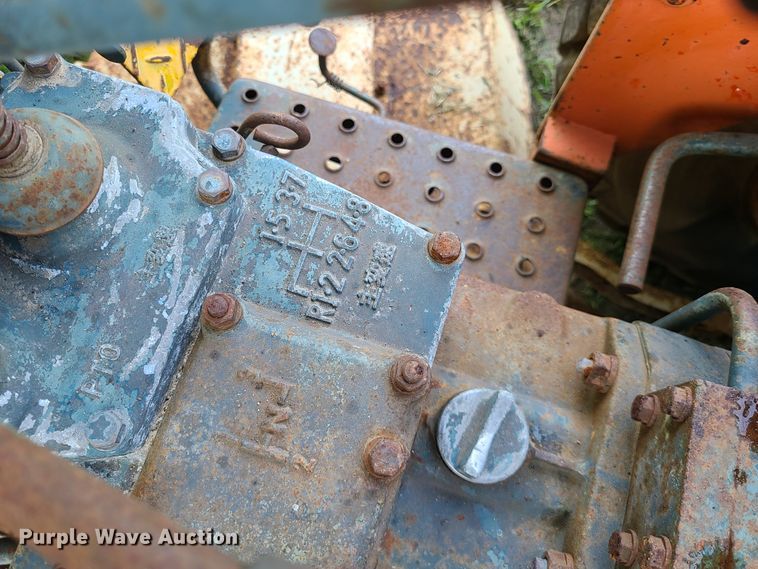 image for item IJ9042 Kubota L185  tractor