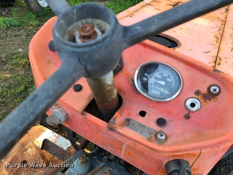 image for item IJ9042 Kubota L185  tractor