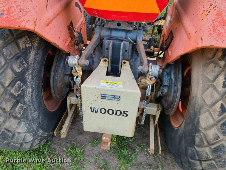 image for item IJ9042 Kubota L185  tractor