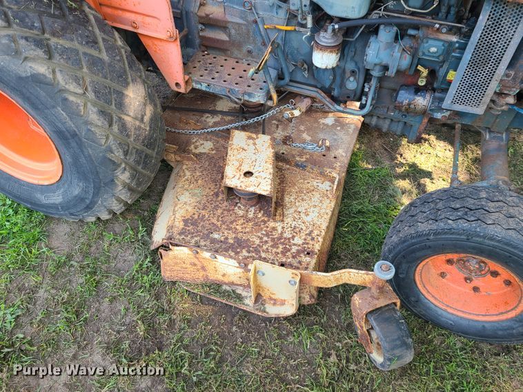 image for item IJ9042 Kubota L185  tractor