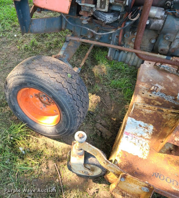 image for item IJ9042 Kubota L185  tractor