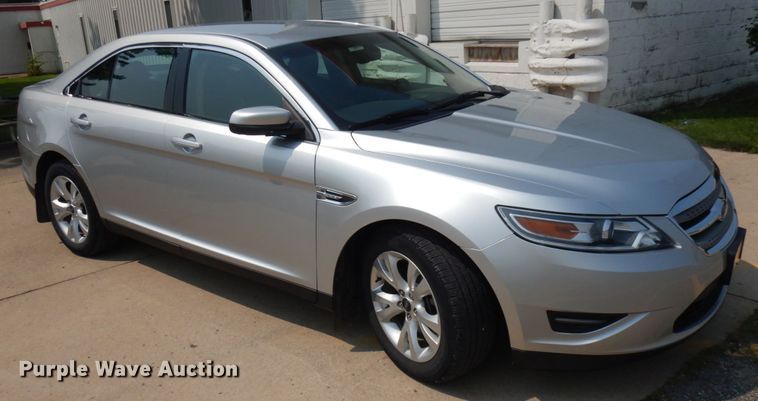 image for item IL9901 2010 Ford Taurus SEL