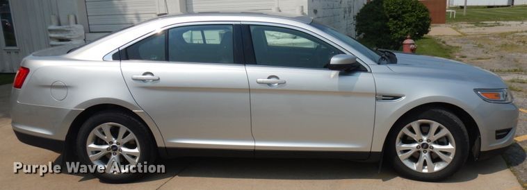 image for item IL9901 2010 Ford Taurus SEL