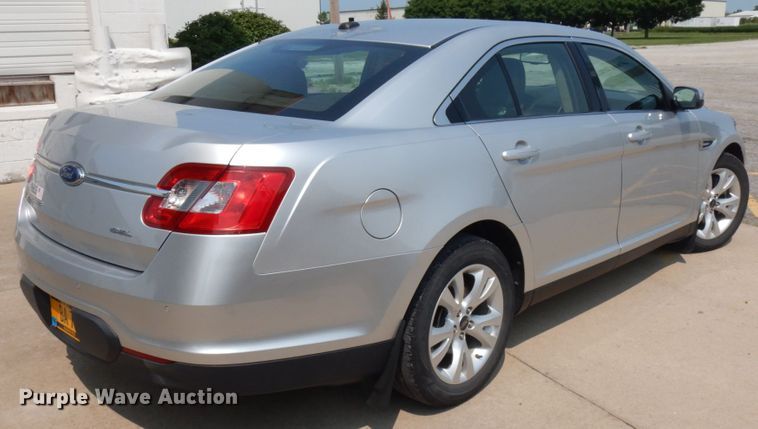 image for item IL9901 2010 Ford Taurus SEL