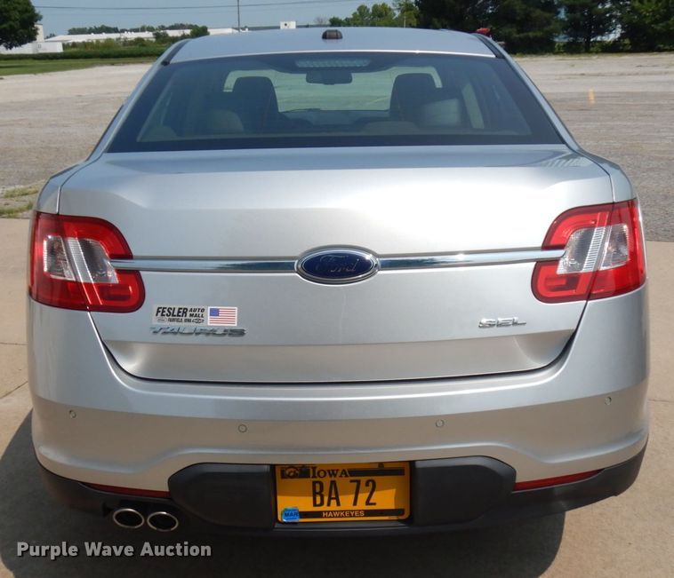 image for item IL9901 2010 Ford Taurus SEL